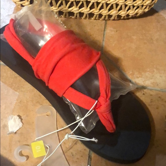 Mossimo Slippers - Picture 4 of 4